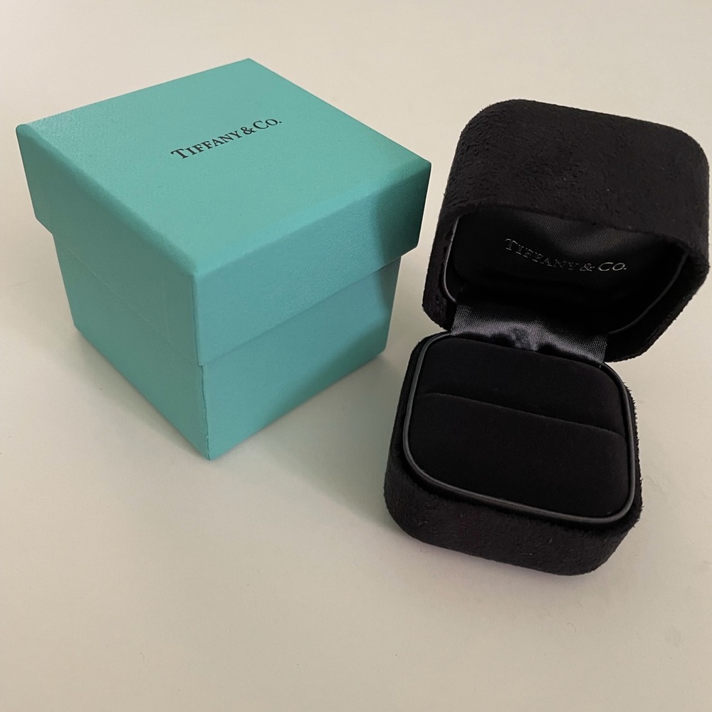 100% Authentic Tiffany&Co Suede Ring Box